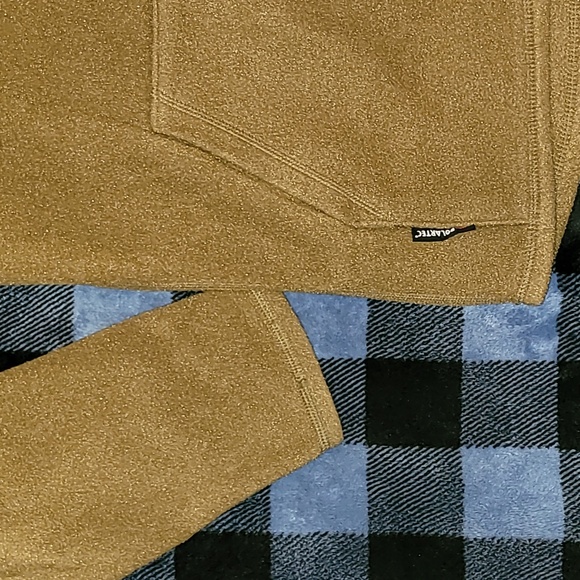 Vintage. Made in USA. Polartec. Half-zip pullover fleece. Size Large. - Picture 2 of 15